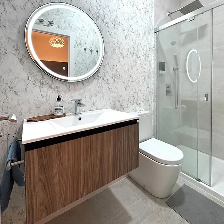 Luxury Suite Wifi Ac Servicios En La Puerta Madrid Exterior photo