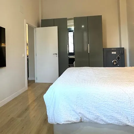 Luxury Suite Wifi Ac Servicios En La Puerta Madrid Exterior photo